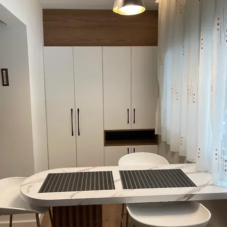 Downtown Apartment *