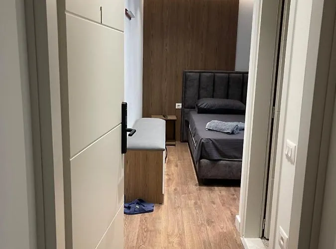 아파트 Downtown 티라나